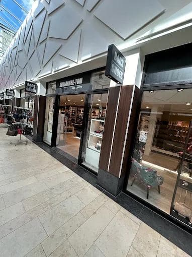 schoenen lederwaren winkel