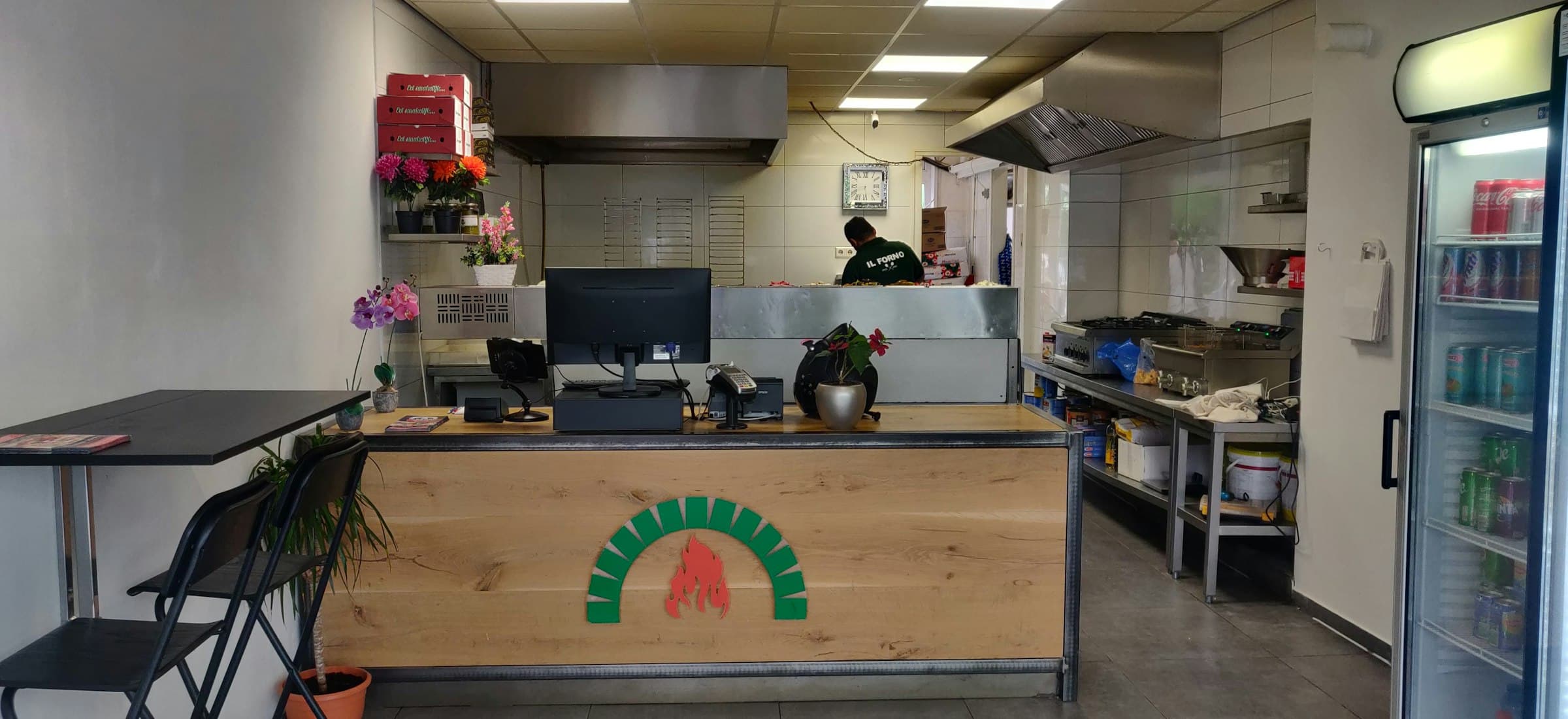 Instapklare en lopende pizzeria op gunstige locatie in Utrec