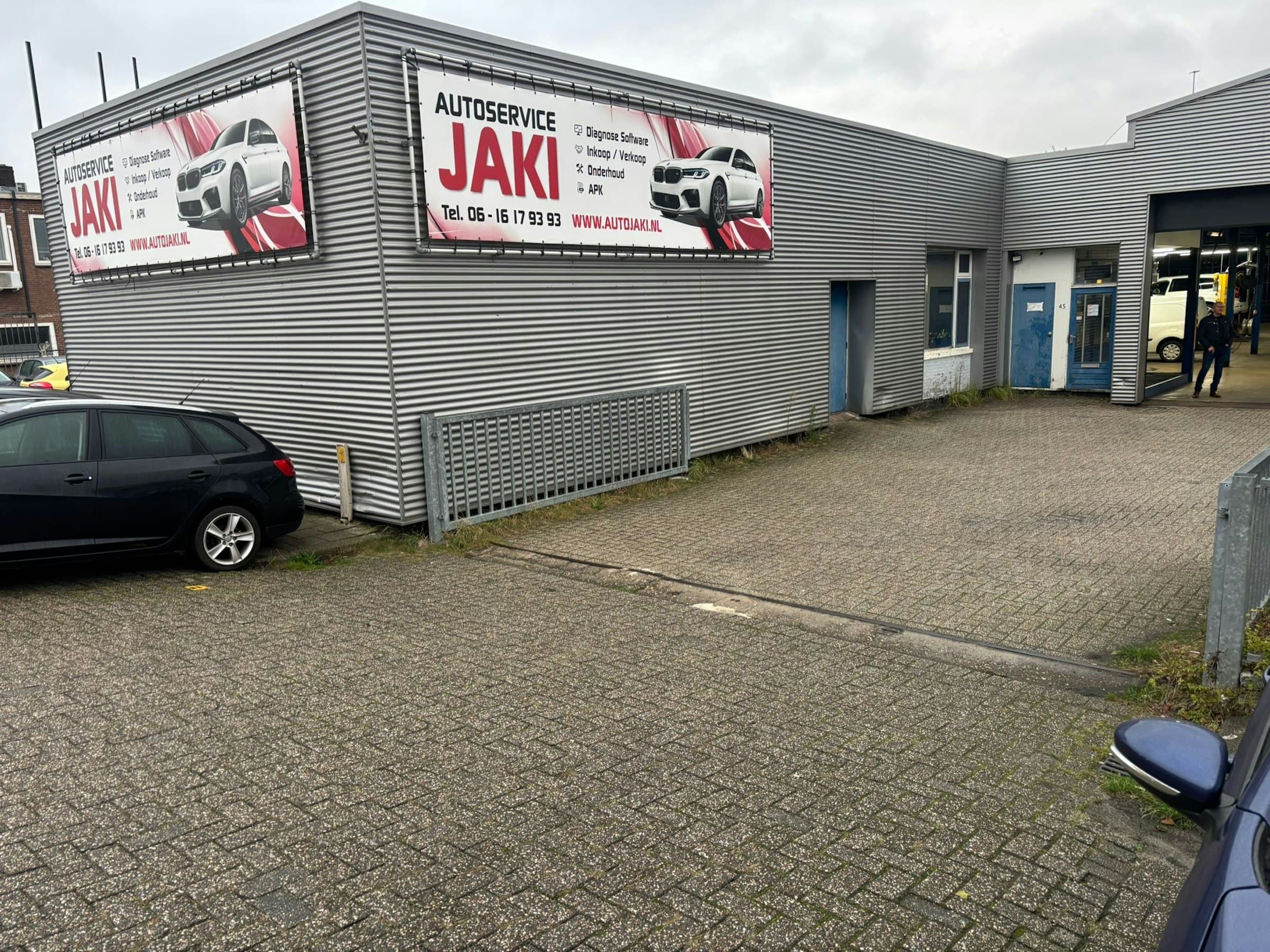 auto garage in Rotterdam