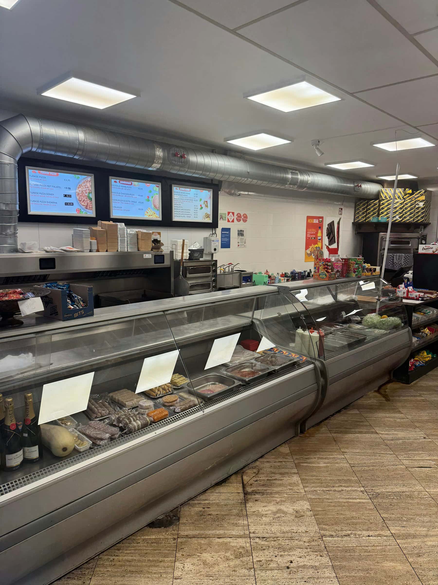 Avondwinkel - Snackbar in Amsterdam