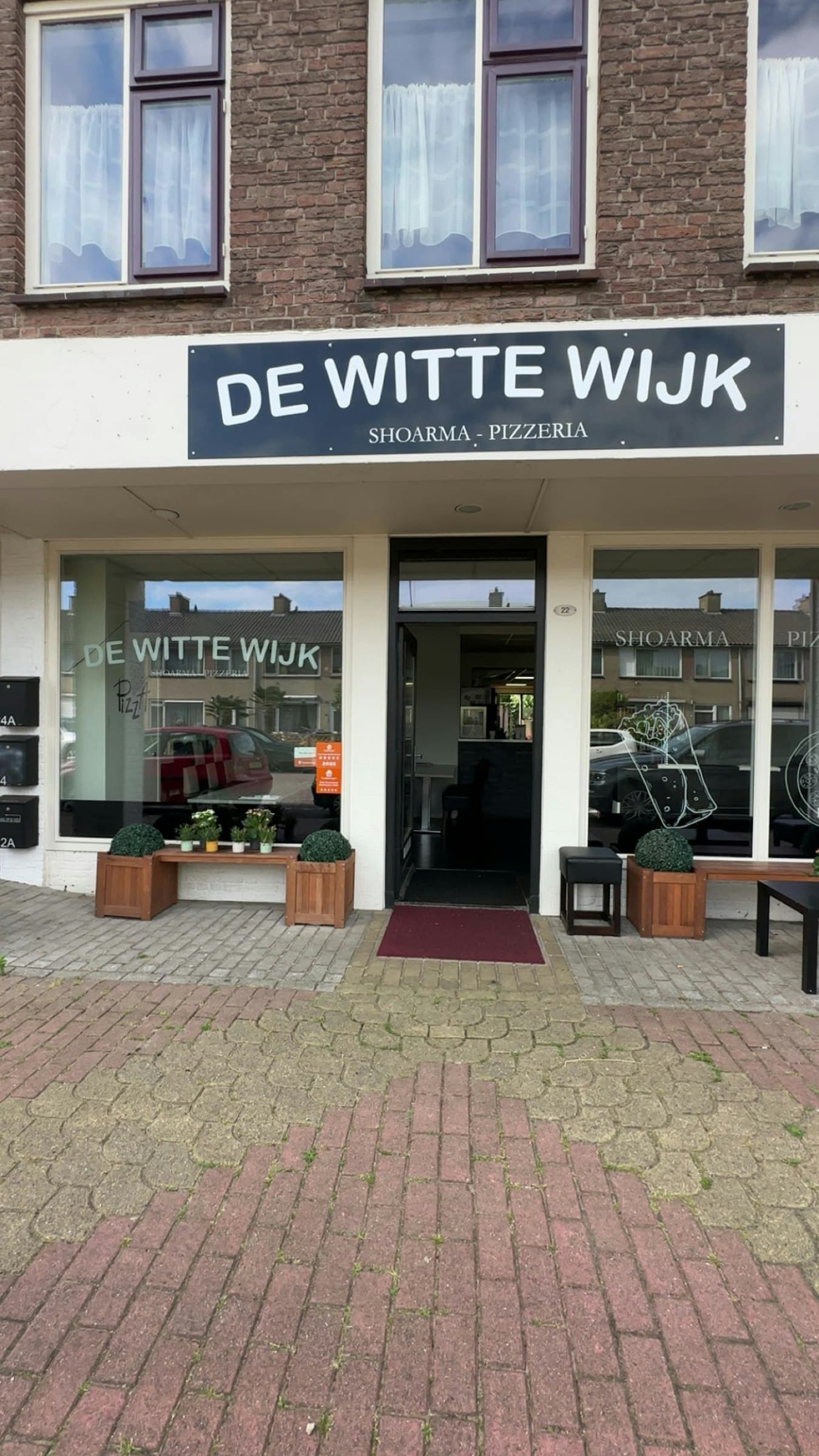 Goedlopende pizzeria/shoarmazaak - instapklaar