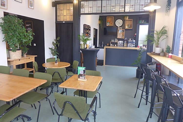 Restaurant, hoekpand Koningin Emmaplein 3 in Den Haag
